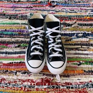 Converse High Tops 🌿